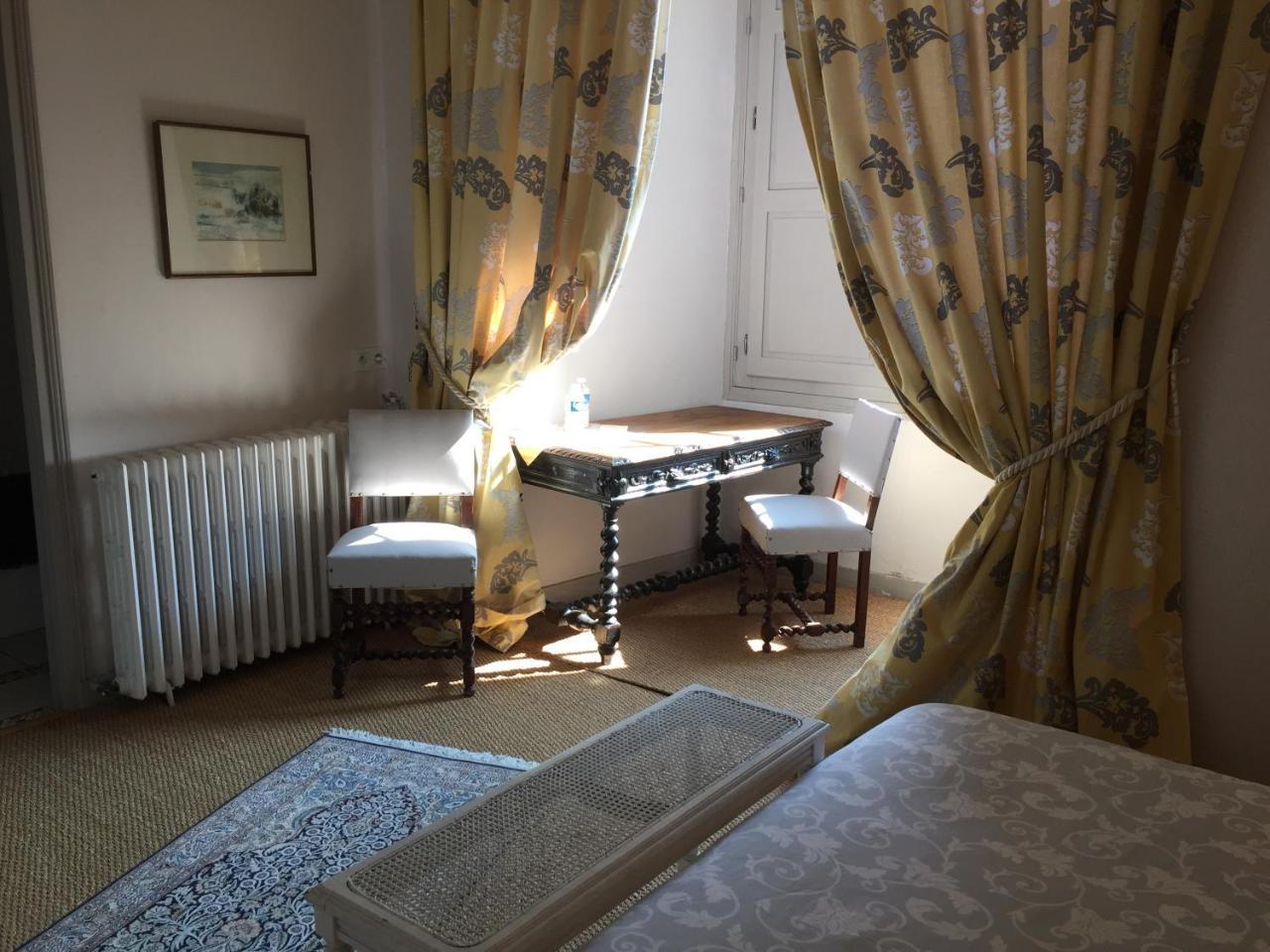 Chateau De Durtal Panzió Kültér fotó